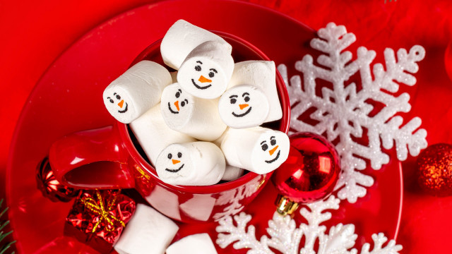 Red bowl marshmallows snowmen christmas free wallpaper for desktop - medium preview image