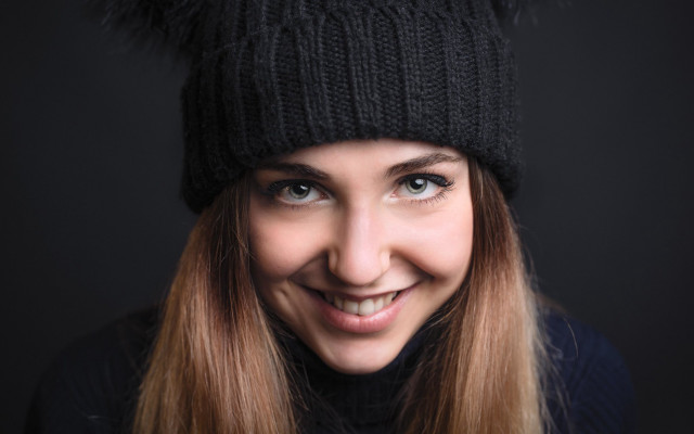 Woman hat pom portrait realistic free wallpaper for desktop - medium preview image