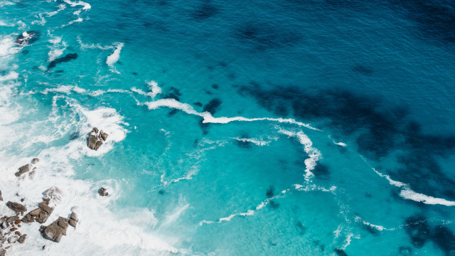 Ocean cliff wave impressionist bubble free wallpaper for desktop - medium preview image