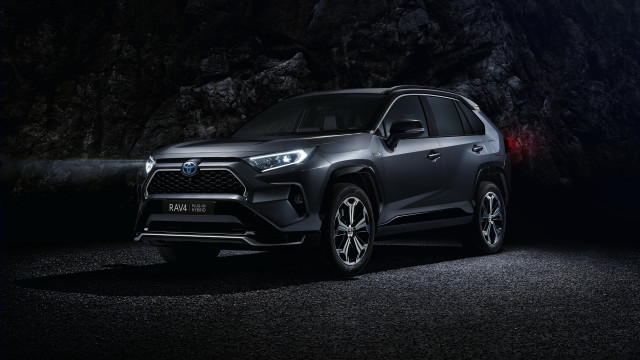 Toyota suv cave red light free wallpaper for desktop - medium preview image