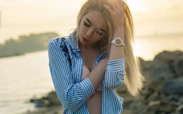 Woman water romantic blonde jewelry free wallpaper for desktop - medium preview image