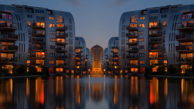 Tokyo skyscraper reflection night cityscape free wallpaper for desktop - medium preview image
