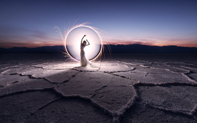 Woman circle arms up light free wallpaper for desktop - medium preview image