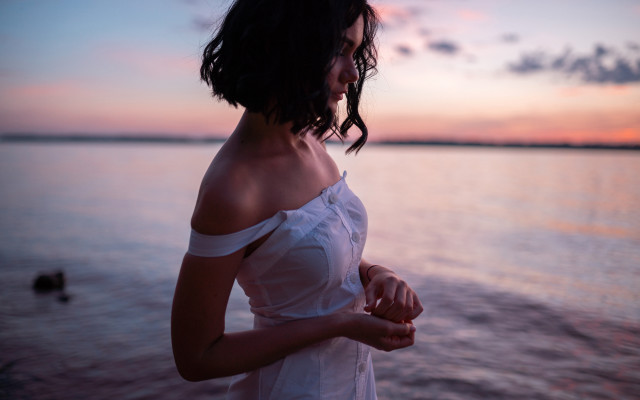 Woman beach sunset wind dress free wallpaper for desktop - medium preview image