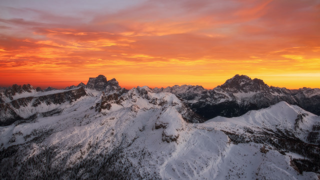 Sunset mountain range plane clouds free wallpaper for desktop - medium preview image
