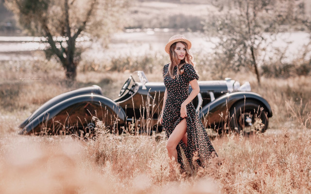 Woman dress hat field vintage free wallpaper for desktop - medium preview image