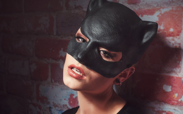 Woman black cat mask red free wallpaper for desktop - medium preview image