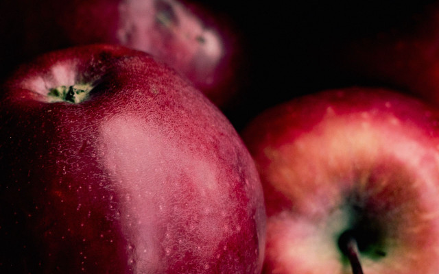 Red apple green apple black free wallpaper for desktop - medium preview image