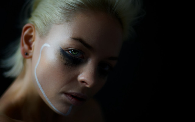 White face paint emma geary free wallpaper for desktop - medium preview image