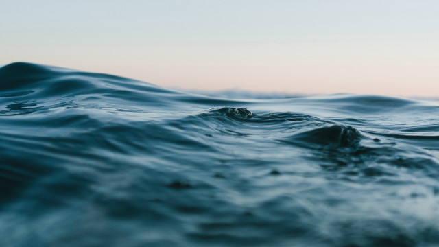 Water waves sky beach boat free wallpaper for desktop - medium preview image