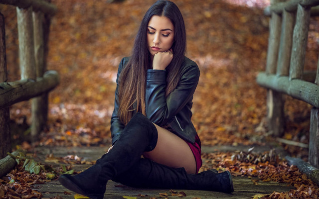 Woman bridge leather jacket autumn free wallpaper for desktop - medium preview image