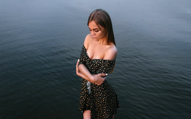Elina karimova polka dot dress #3 free wallpaper for desktop - medium preview image