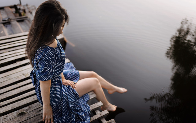 Woman bench water reflection blue free wallpaper for desktop - medium preview image