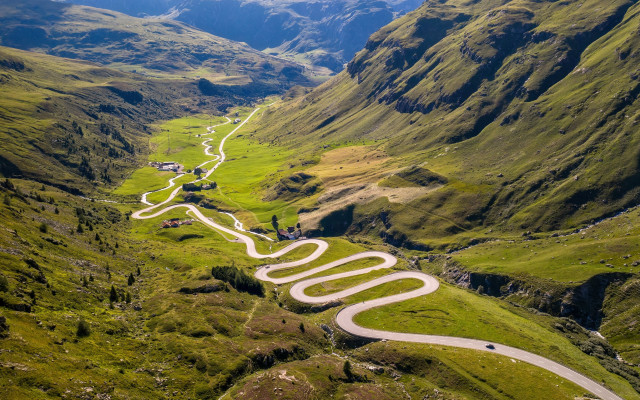 Mountain road valley car cloudy free wallpaper for desktop - medium preview image