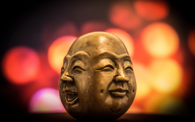 Golden face blurry bokeh surrealist free wallpaper for desktop - medium preview image