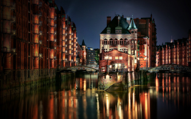 Large building clock tower bridge free wallpaper for desktop - medium preview image