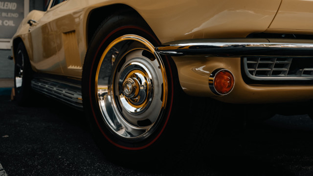 Gold wheels rims car photorealism free wallpaper for desktop - medium preview image