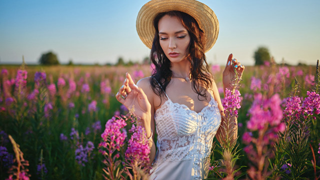 Woman hat flower field portrait free wallpaper for desktop - medium preview image