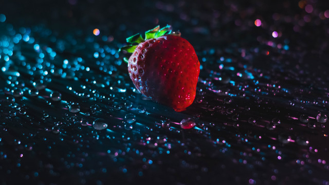 Strawberry greenleaf wetwater droplets blackbackground free wallpaper for desktop - medium preview image