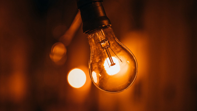 Light bulb ceiling background moon free wallpaper for desktop - medium preview image