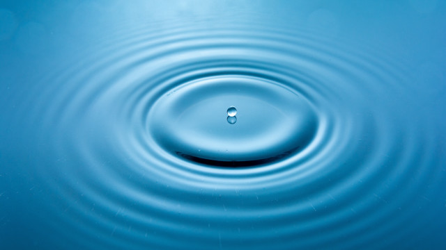 Blue water droplet macro ocean free wallpaper for desktop - medium preview image