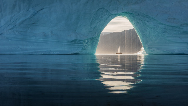 Boat iceberg lighthouse ocean scenery free wallpaper for desktop - medium preview image