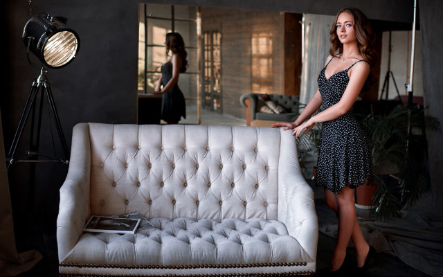 Woman couch mirror floorlight daphne free wallpaper for desktop - medium preview image