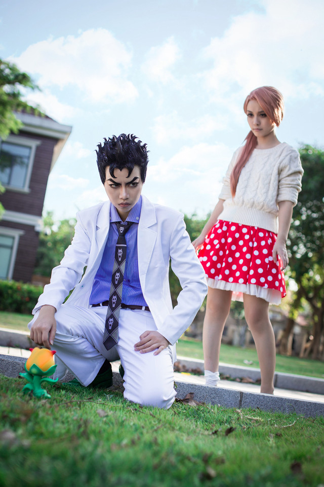 Man suit tie sitting woman free wallpaper for mobile - medium preview image