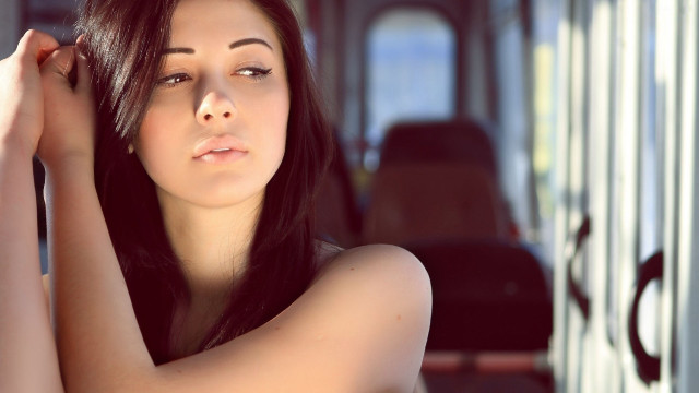 Woman long hair train portrait free wallpaper for desktop - medium preview image