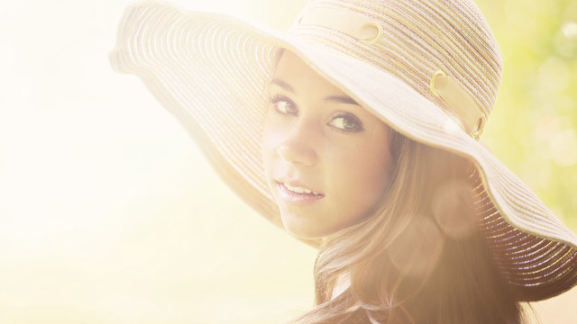 Woman hat portrait sunny pony free wallpaper for desktop - medium preview image