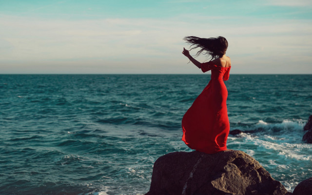 Woman red dress ocean wind free wallpaper for desktop - medium preview image