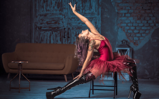 Woman red dress black boots #4 free wallpaper for desktop - medium preview image