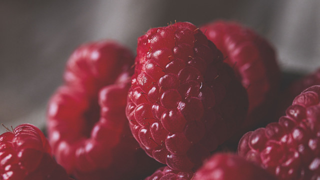 Raspberries water droplets macro closeup #2 free wallpaper for desktop - medium preview image