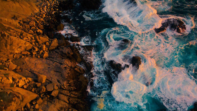 Ocean rocky shore waves crashing free wallpaper for desktop - medium preview image