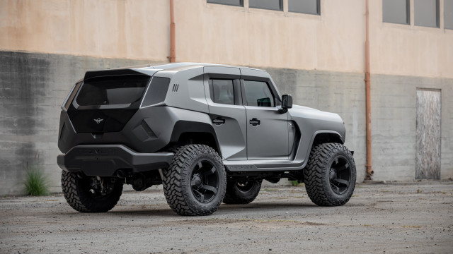 Gray jeep front building large free wallpaper for desktop - medium preview image