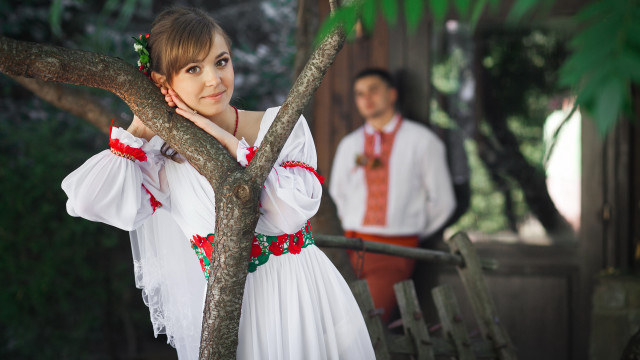 Woman white dress man red free wallpaper for desktop - medium preview image