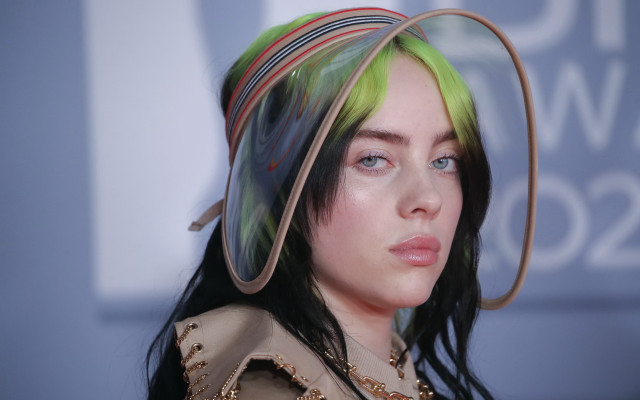 Woman hat green hair band free wallpaper for desktop - medium preview image