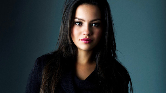 Araceli gilbert fantastically beautiful black free wallpaper for desktop - medium preview image