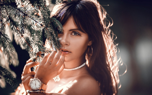 Woman watch tree portrait fashion free wallpaper for desktop - medium preview image