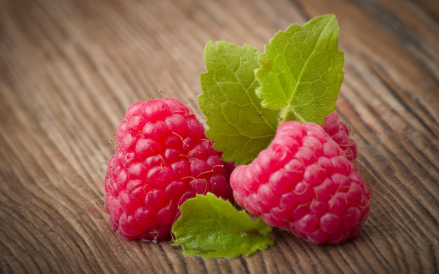Raspberries leaves wooden surface pink free wallpaper for desktop - medium preview image