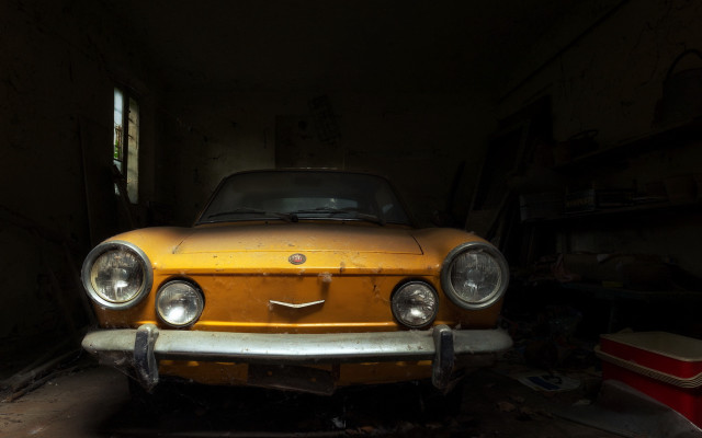 Yellow car garage open window free wallpaper for desktop - medium preview image