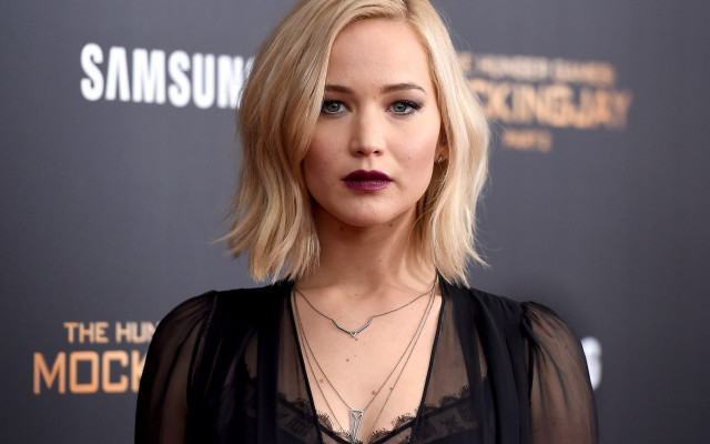 Blonde woman black top pearl free wallpaper for desktop - medium preview image