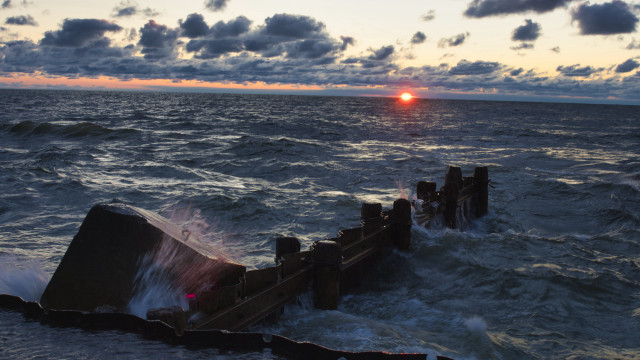 Sunset water lake mountains bridge free wallpaper for desktop - medium preview image