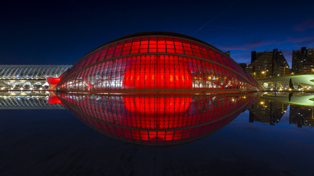 Red lake city night abstract free wallpaper for desktop - medium preview image