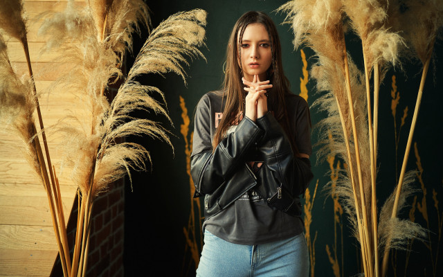 Woman tallgrass hands chin looking free wallpaper for desktop - medium preview image