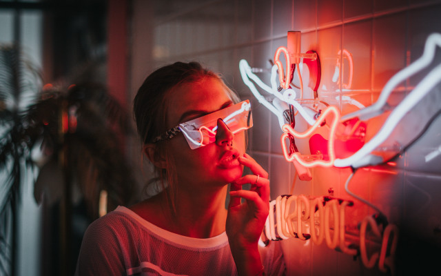 Woman glasses neon sign cyberpunk free wallpaper for desktop - medium preview image