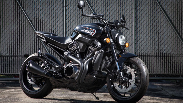 Black motorcycle fence neoclassicism digital free wallpaper for desktop - medium preview image