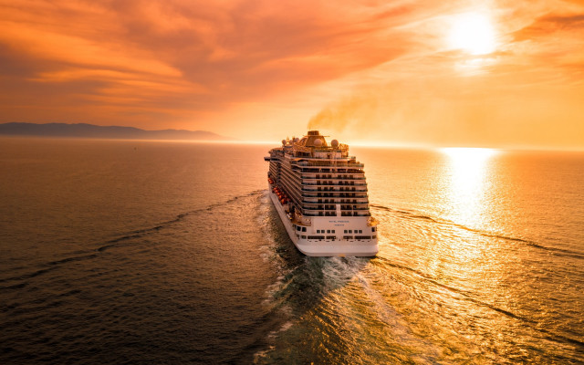 Cruise ship sunset ocean sky free wallpaper for desktop - medium preview image