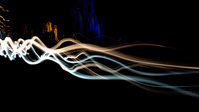 Blurry streetlight abstract art volumetric free wallpaper for desktop - medium preview image