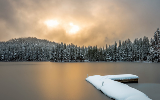 Lake snow dock trees sunbeam free wallpaper for desktop - medium preview image